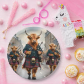 Highland Harmony: Bagpipe Highland Cow Band Pappteller (Party)