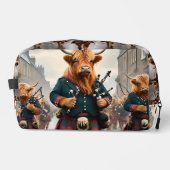 Highland Harmony: Bagpipe Highland Cow Band Waschbeutel (Vorderseite)