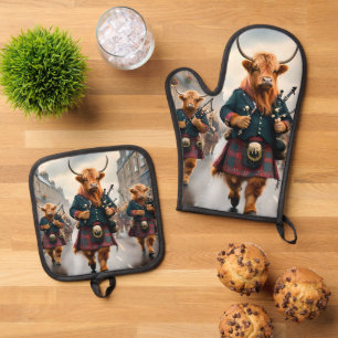 Highland Harmony: Dudelsack-Hochlandrinder-Band Ofenhandschuh & Topflappen-Set