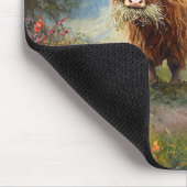 Highland-Kuh frisst Heu Mousepad (Ecke)