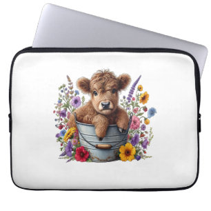 Highland-Kuh in Blumenkübel Png, Niedlich Laptopschutzhülle