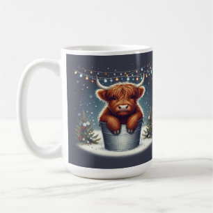 Highland-Kuh in einem Eimer mit farbenfrohen Licht Kaffeetasse