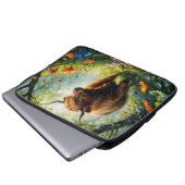 Highland-Rind im Wald mit Wildblumen Laptopschutzhülle (Vorne Knopf)