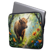Highland-Rind im Wald mit Wildblumen Laptopschutzhülle (Vorderseite Links)