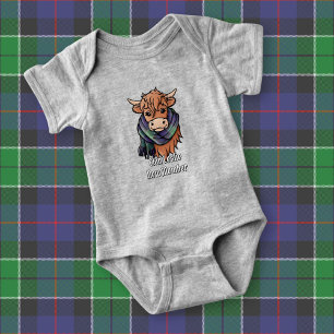 Highland-Rind mit Leslie-Jagdtartan-Schal Baby Strampler