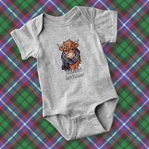 Highland-Rind mit Russell-Tartan-Schal Baby Strampler