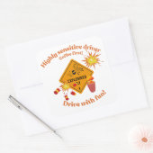 Highly Sensitive Driver: Coffee First! Quadratischer Aufkleber (Umschlag)