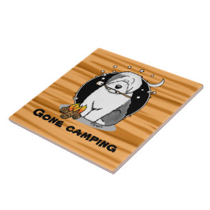 Hiker Camper Old English Sheepdog Hund Grau 1 Fliese