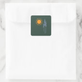 Hiking between trees graphic quadratischer aufkleber (Tasche)