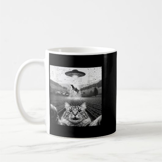 Hilarious Cat Selfie Ufo Cow Abduction Alien Meme Kaffeetasse (Links)