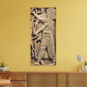 Hilfe, die einen Krieger darstellt Leinwanddruck (Insitu (Wohnzimmer))