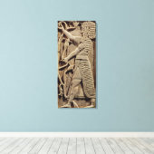 Hilfe, die einen Krieger darstellt Leinwanddruck (Insitu (Holzboden))