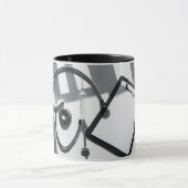 Hilfsmittel: Eine Hommage an Helfer Tasse (Zentrum)