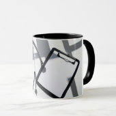 Hilfsmittel: Eine Hommage an Helfer Tasse (VorderseiteRechts)