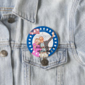 Hillary Clinton - Hillary,Tim Kain illustration Button (Beispiel)