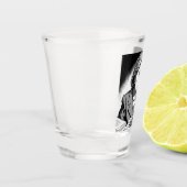 Hillary Clinton löscht 33.000 Emails Schnapsglas (Links)