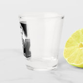 Hillary Clinton löscht 33.000 Emails Schnapsglas (Rechts)