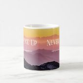 Hills Landschaft Regenbogenfarben Motivation Zitat Kaffeetasse (Mittel)