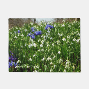 Hillside of Early Spring Flowers Landschaft Fußmatte