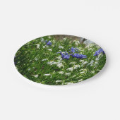 Hillside of Early Spring Flowers Landschaft Pappteller (Schrägansicht)