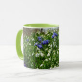 Hillside of Early Spring Flowers Landschaft Tasse (Vorderseite Links)