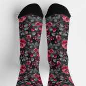 Himbeere, bordeauxfarbene Blume auf dunkelgrau Socken (Oben)