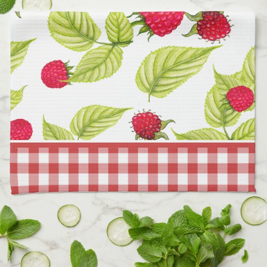 Himbeeren auf Red Gingham Geschirrtuch (Gefaltet)