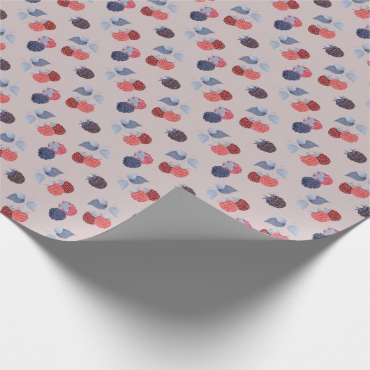 Himbeeren, BlackBerry, Blätter auf rosa Geschenkpapier (Ecke)