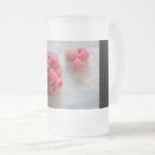 Himbeeren, frisch in einer Schüssel Mattglas Bierglas (VorderseiteRechts)