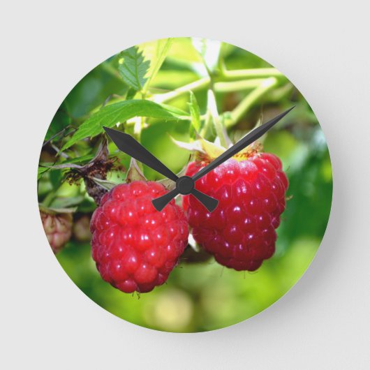 Himbeeren Runde Wanduhr (Vorderseite)