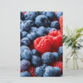 Himbeeren und Blaubeeren Briefpapier (Stehend Vorderseite)