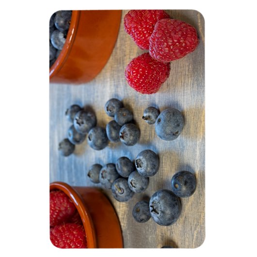 Himbeeren und Blaubeeren Magnet (Vertikal)