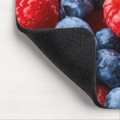 Himbeeren und Blaubeeren Mousepad (Ecke)