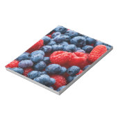 Himbeeren und Blaubeeren Notizblock (Rotiert)
