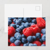 Himbeeren und Blaubeeren Postkarte (Vorne/Hinten)