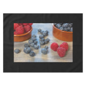 Himbeeren und Blaubeeren Tischdecke (Vorderseite (Horizontal))
