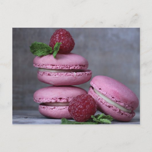 HimbeerenMacarons rosa französisches Postkarte (Vorderseite)