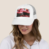 Himbeerkleine kuchen truckerkappe (Beispiel)