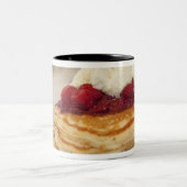 Himbeerpfannkuchen Zweifarbige Tasse (Mittel)