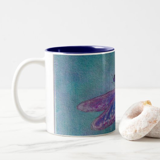Himmel-Abstreicheisen-Libelle Zweifarbige Tasse (Mit Donut)