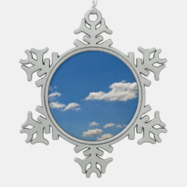 Himmel ist blau und weiße Wolken kommen vorbei Schneeflocken Zinn-Ornament