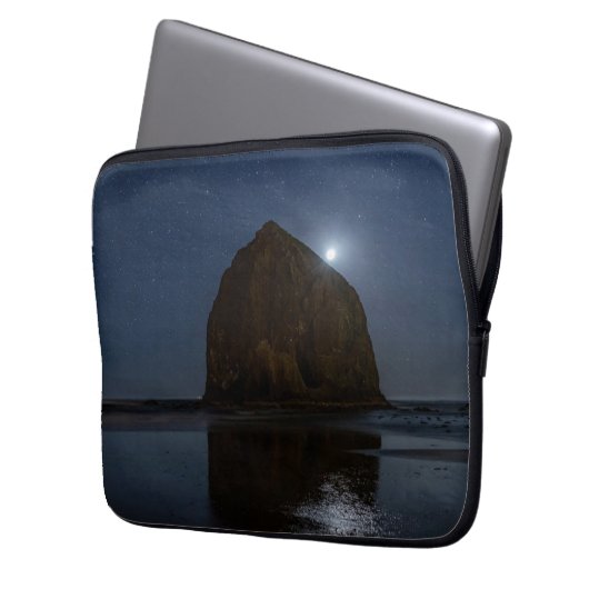Himmel über dem Haystack Rock | Cannon Beach, Oreg Laptopschutzhülle (Vorderseite Links)