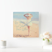 Himmel über Sand unter Frieden innerhalb der Girla Quadratische Wanduhr (Zuhause)