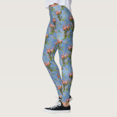 Himmelblau bewölkt und Flamingos Wiederholungsdruc Leggings (Links)