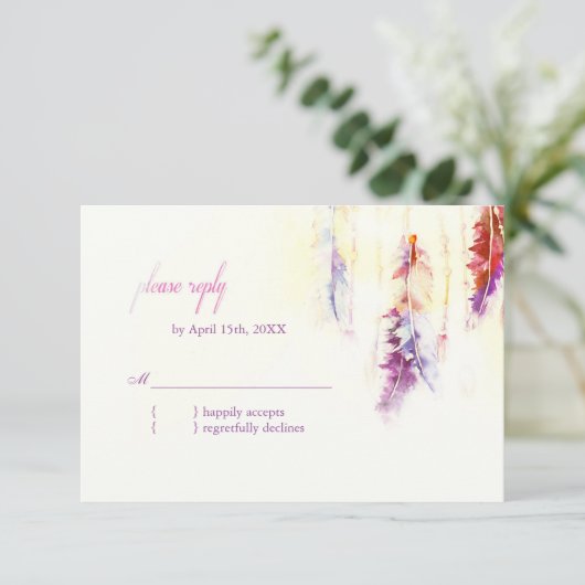 Himmlisch Feathers Boho Wedding RSVP (Stehend Vorderseite)