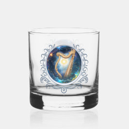 Himmlische Harfe der mondgebundenen Himmel.  Whiskyglas