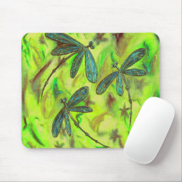 Himmlische Libellen auf einem Sternenhimmel Mousepad