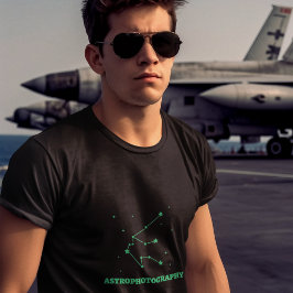 Himmlische Linsen: Astrophotographie erfassen T-Shirt