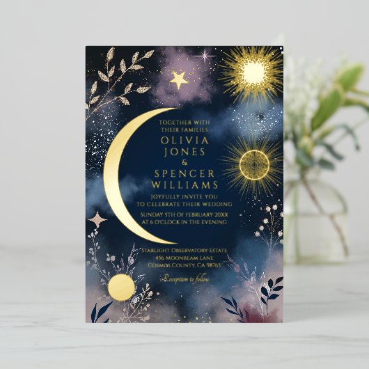 Himmlische Magie Mond & Sterne Hochzeit Folieneinladung (Stehend vorne)
