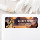 Himmlische Priesterin der goldenen Pyramide (Insitu)